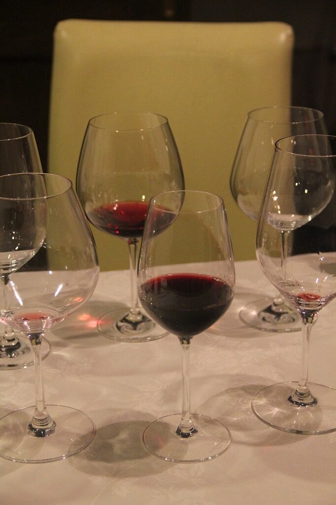 2つのブルゴーニュグラス